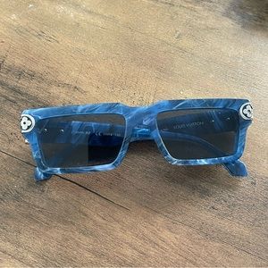 Louis Vuitton joystorm blue marble sunglasses